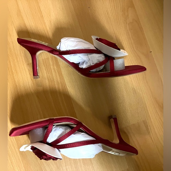 DV by Dolce Vita Red Satin Slip on Rose Embossed Heels (Zelly) - Size 6.5 - Picture 9 of 10